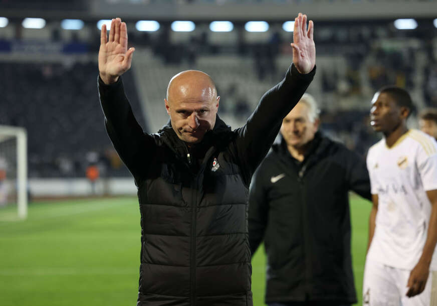 (FOTO) "To je veoma hrabro" Trener Partizana ističe da je Crvena zvezda favorit u vječitom derbiju