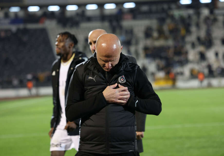 (FOTO) Duljaj pozvao Severinu: Trener Partizana spasava stvar, kad već uprava ne može