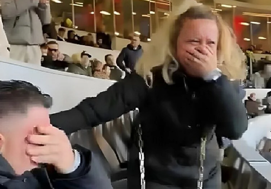 (VIDEO, FOTO) Nisu mogli sakriti emocije: Roditelji Simića uz suze radosnice proslavili prvijenac sina u dresu Milana