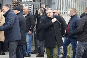 okupljanje pred sudom BiH zbog suđenja Dodiku