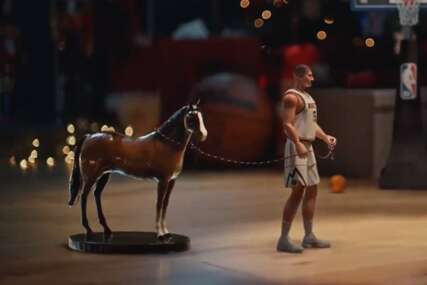 (VIDEO) ZVUČI KAO VIC Nikola Jokić i konj zvijezde NBA reklame