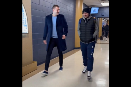 (VIDEO) POKAZALI STA JE PRIJATELJSTVO Pogledajte kako su Jokić i Dončić ušli u dvoranu