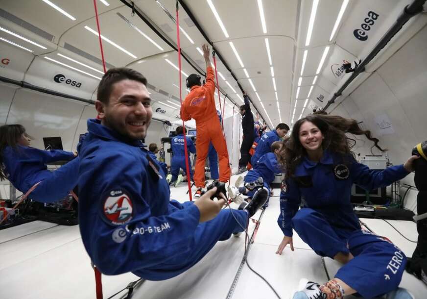 (FOTO) ISKUSILI SU BESTEŽINSKO STANJE Mladi naučnici Teodora i Stefan bili su na letu Evropske svemirske agencije i OPISUJU NEVJEROVATNO ISKUSTVO