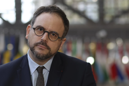 ZNAK PROTESTA Francuski ministar zdravlja podnio ostavku zbog spornog zakona o migracijama