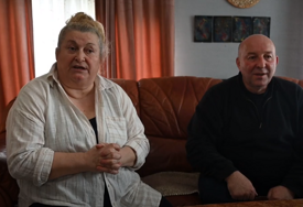 (VIDEO) BORBA ZA NAJVEĆE BLAGO Bolna ispovijest porodice Vukmanović iz Dervente, kćerka im umrla nakon porođaja, a institucije im oduzele 3 unučadi
