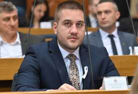 “Nema se za lijekove, ali ima za žurke i alkohol” Drinić se obrušio na rukovodstvo UKC Srpske zbog nestašice medicinskih sredstava