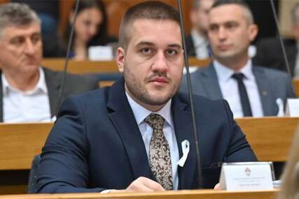 “Nema se za lijekove, ali ima za žurke i alkohol” Drinić se obrušio na rukovodstvo UKC Srpske zbog nestašice medicinskih sredstava
