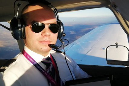 (FOTO) ŽIVOT U OBLACIMA Rijad Sedić (26) je mladi pilot koji živi svoj san u visinama, sada otkrio kakav je osjećaj dominirati nebom