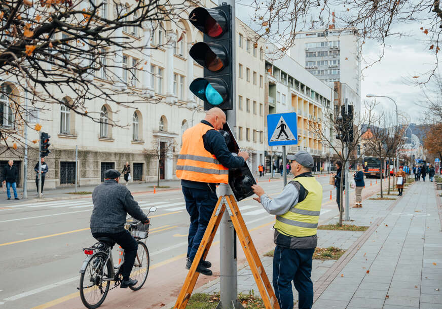 Jedan se već nalazi kod Narodne skupštine RS: Semafori za bicikliste na JOŠ ČETIRI LOKACIJE