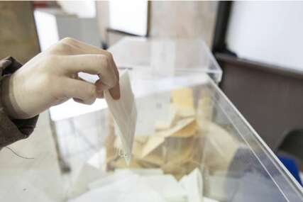 Na izborima u Srbiji glasalo skoro 56 odsto građana: CeSID objavio spisak NEPRAVILNOSTI NA BIRAČKIM MJESTIMA