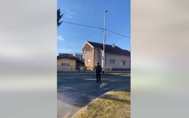 (VIDEO) PUCAO U ŽENU IZ PUŠKE Ubica iz Hrvatske blokiran u kući, opkolili ga policija i specijalci