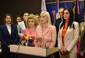 PROBLEMI U SDS Delegatkinje iz Gacka i Bijeljine bojkotovale izbor rukovodstva Aktiva žena