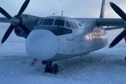 Avion na snijegu