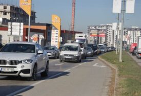 Očekuju se gužve na graničnim prelazima: Pojačana frekvencija vozila na putevima u BiH, apeluje se na izbjegavanje preticanja