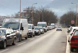 Vozači se apeluju na strpljenje: Na više prelaza sa Hrvatskom SAOBRAĆAJ POJAČAN