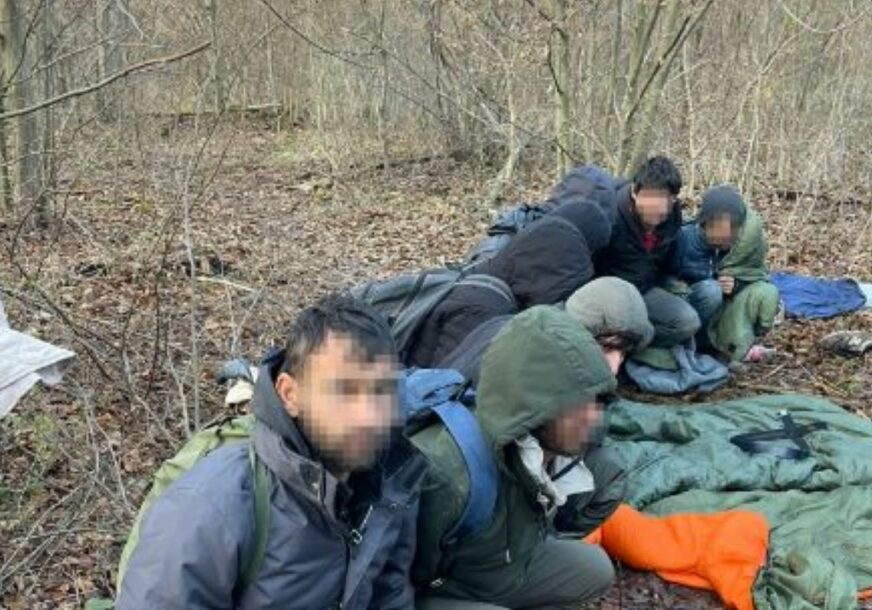 Uhapšeni migranti kod Donjeg Svilaja