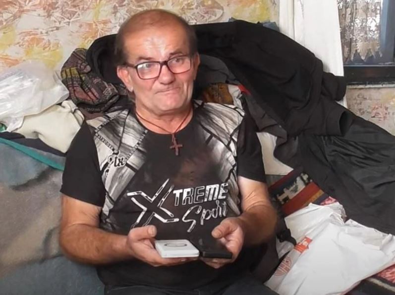(VIDEO) Milutin živi bez struje i vode 11 godina, nekada ne jede po 6 dana: Ovaj čovjek zna samo za nasilje, nesreću i bijedu