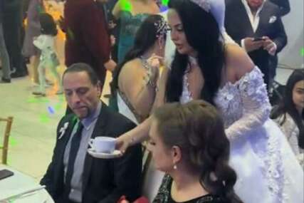 (VIDEO) ZA KAFU 100 EVRA Ljuba Aličić pjevao na svadbi, okitili ga parama, a jedan običaj je sve šokirao