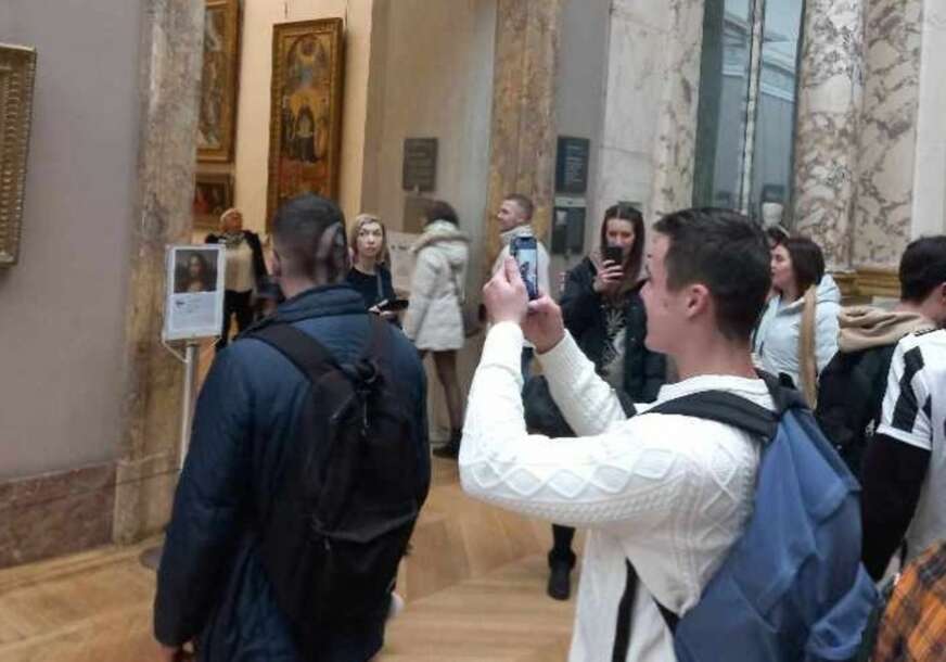 (VIDEO) Frizer napravio pometnju u Luvru: Marko ispred svjetskog remek-djela pokazao svoju verziju Mona Lize