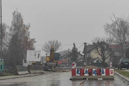 (FOTO) "Do Nove godine, ali malo morgen" Mostić u Dervišima kao Skadar na Bojani, mještani nikom ne vjeruju