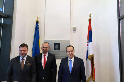 (FOTO) Ljevnaić počasni konzul: Na otvaranje konzulata Srbije u Palama došao Ivica Dačić