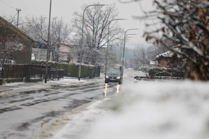 (VIDEO, FOTO) Banjalučani su jutros vidjeli prvi snijeg: Neko se obradovao, a znamo ko nije