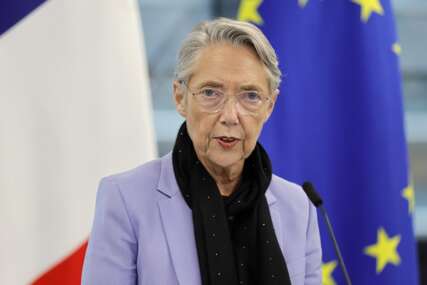 (FOTO) “Vaš rad je bio uzoran” Premijerka Francuske podnijela ostavku