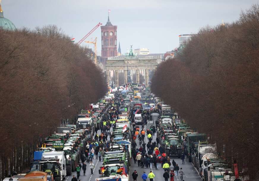 Njemački poljoprivrednici blokirali glavne ulice u Berlinu