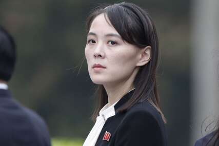 (FOTO) "Naša vojska skinula sigurnosnu kočnicu sa oružja" Sestra Kim Džong Una prijeti VATRENIM KRŠTENJEM