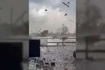 (VIDEO) Tornado protutnjio Belgijom: Olujni vjetar čupao krovove sa kuća, oboreno nekoliko dalekovoda