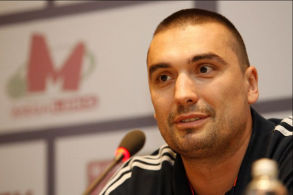 SVE OSTALO JE ISTORIJA Evo spletom kakvih okolnosti je Dejan Milojević počeo trenirati košarku