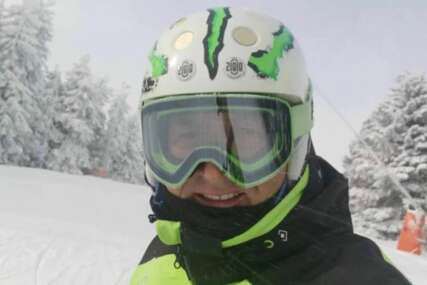 (VIDEO) Dirljiv i tužan prizor na Kopaoniku: Skijaši u čast poznatog instruktora skijanja koji je preminuo na stazi organizovali komemorativni spust