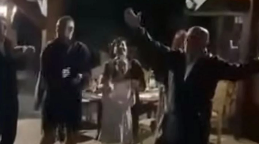 (VIDEO, FOTO) RAZUZDANA ZABAVA Hrvatski Domovinski pokret krenuo u rat protiv srpskih narodnjaka, a sada objavljen snimak kako se njihov funkcioner provodi uz cajke