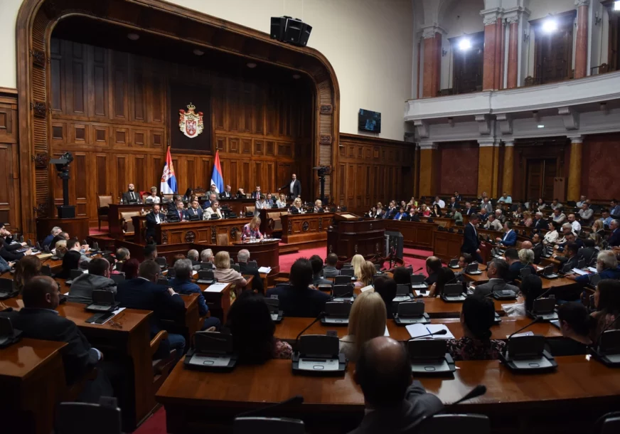 Stara koalicija, nove tenzije i TAJNA TAKTIKA OPOZICIJE: Danas konstitutivna sjednica Narodne skupštine Srbije