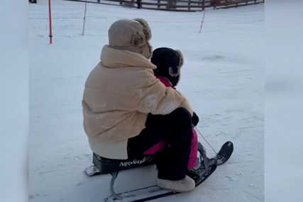 (VIDEO) Nataša Bekvalac završila u snijegu: Sa kćerkom sjela na sanke, pa doživjela neprijatnu situaciju