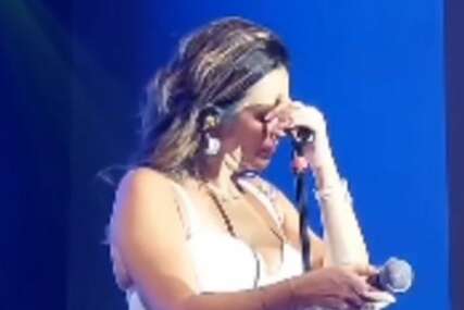 (VIDEO) Severina se potpuno slomila na sceni: Pjevačica NA IVICI SUZA na nastupu na Jahorini zbog pjesme "Rođeno moje“