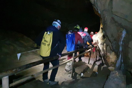 Napokon ugledali svjetlost dana: Evakuisano petoro ljudi iz Križne jame u Sloveniji