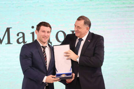 (FOTO) Majdov ponosan nakon odlikovanja "Najviše zahvalnosti dugujem narodu Republike Srpske"