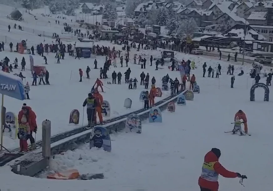 Ljubitelji skijanja pohrlili na Zlatibor
