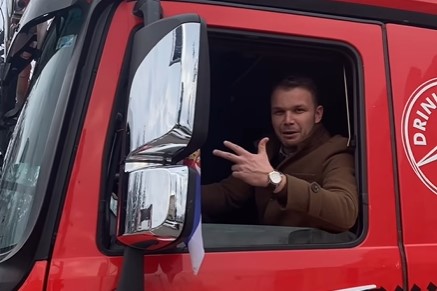 Draško Stanivuković vozi kamion