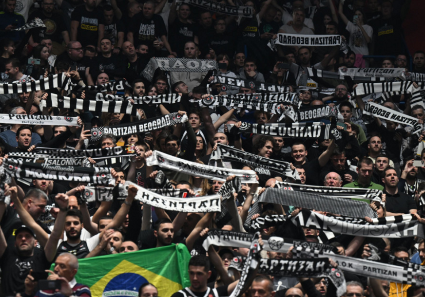 (FOTO) "Gdje god ti da igraš tu su tvoji Grobari..." Navijači Partizana dobili upozorenje od čelnika kluba pred gostovanje u Milanu