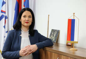 (FOTO) “Između Narodnog fronta i SDS nema spornih pitanja” Trivićeva najavljuje da će opozicija imati zajedničkog kandidata za načelnika Novog Grada