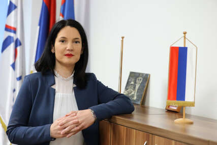 (FOTO) “Između Narodnog fronta i SDS nema spornih pitanja” Trivićeva najavljuje da će opozicija imati zajedničkog kandidata za načelnika Novog Grada