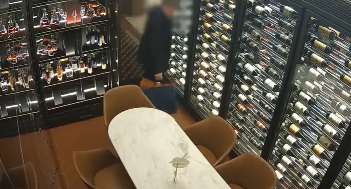 (VIDEO) Velika krađa u Milanu: Državljani Srbije samo na flašama vina zaradili 200.000 evra