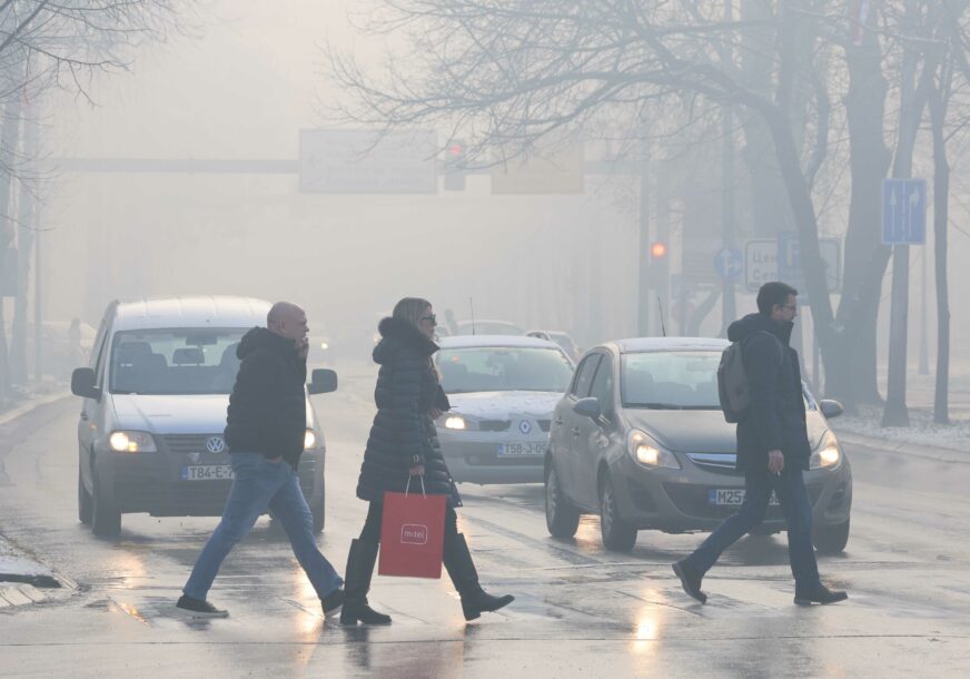 Putevi u Srpskoj mjestimično vlažni: Magla smanjuje vidljivost na nekoliko magistralnih puteva
