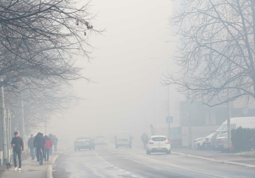 Jutros treba oprezno voziti: Magla smanjuje vidljivost, učestali odroni