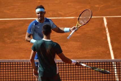 (VIDEO) SPEKTAKL NA EGZIBICIJI Karlitos nakon pobjede nad Novakom sada bolji od Nadala na "Netfliks slemu"
