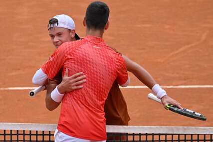 (FOTO) "Novak nam više pomaže, a za Federera i Nadala pričaju..." Perspektivni danski teniser o podršci koju mladi dobijaju od Đokovića