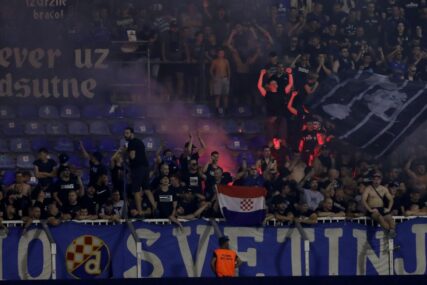 (FOTO) DRAMA U ZAGREBU Navijači Dinama transparentom "prozvali" Partizan i novog člana uprave kluba