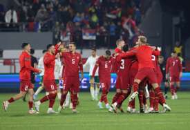 VELIKA PODRŠKA ORLOVIMA Fudbaleri Srbije treniraju pred navijačima, "buknule karte" za EURO